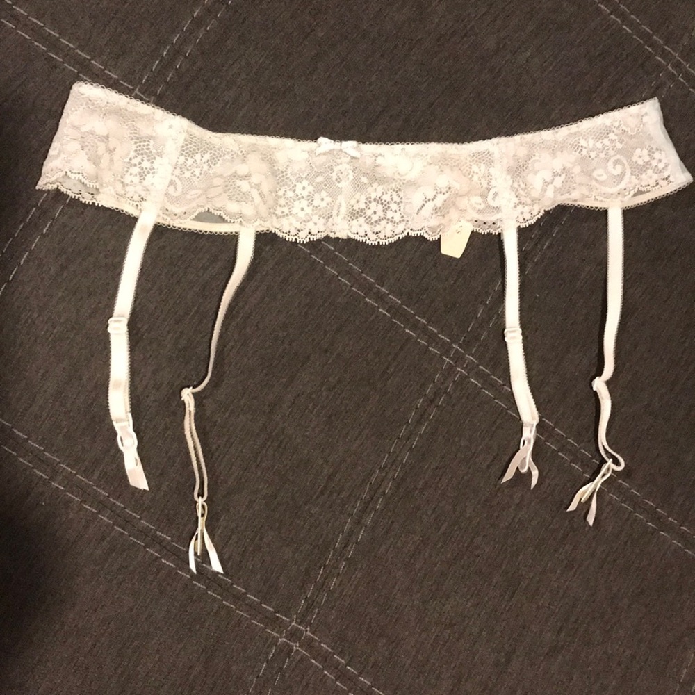 NWT Victoria’s Secret I do bridal garter belt
